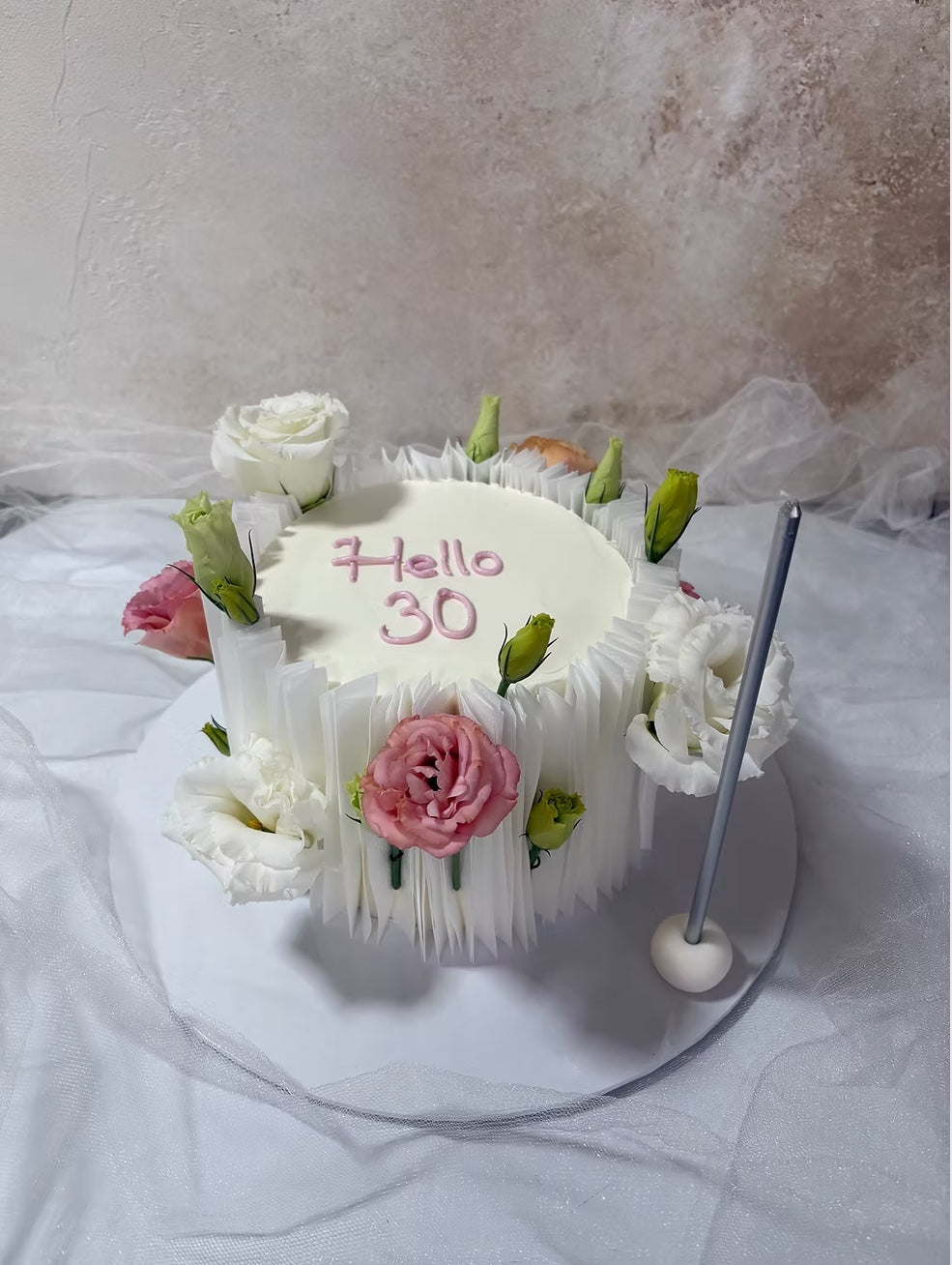 Yenilebilir Kağıtlı Çiçekli Pasta