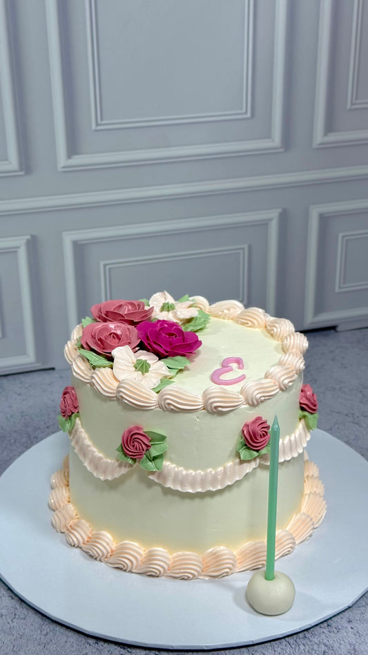 Çiçek Detaylı Vintage Pasta