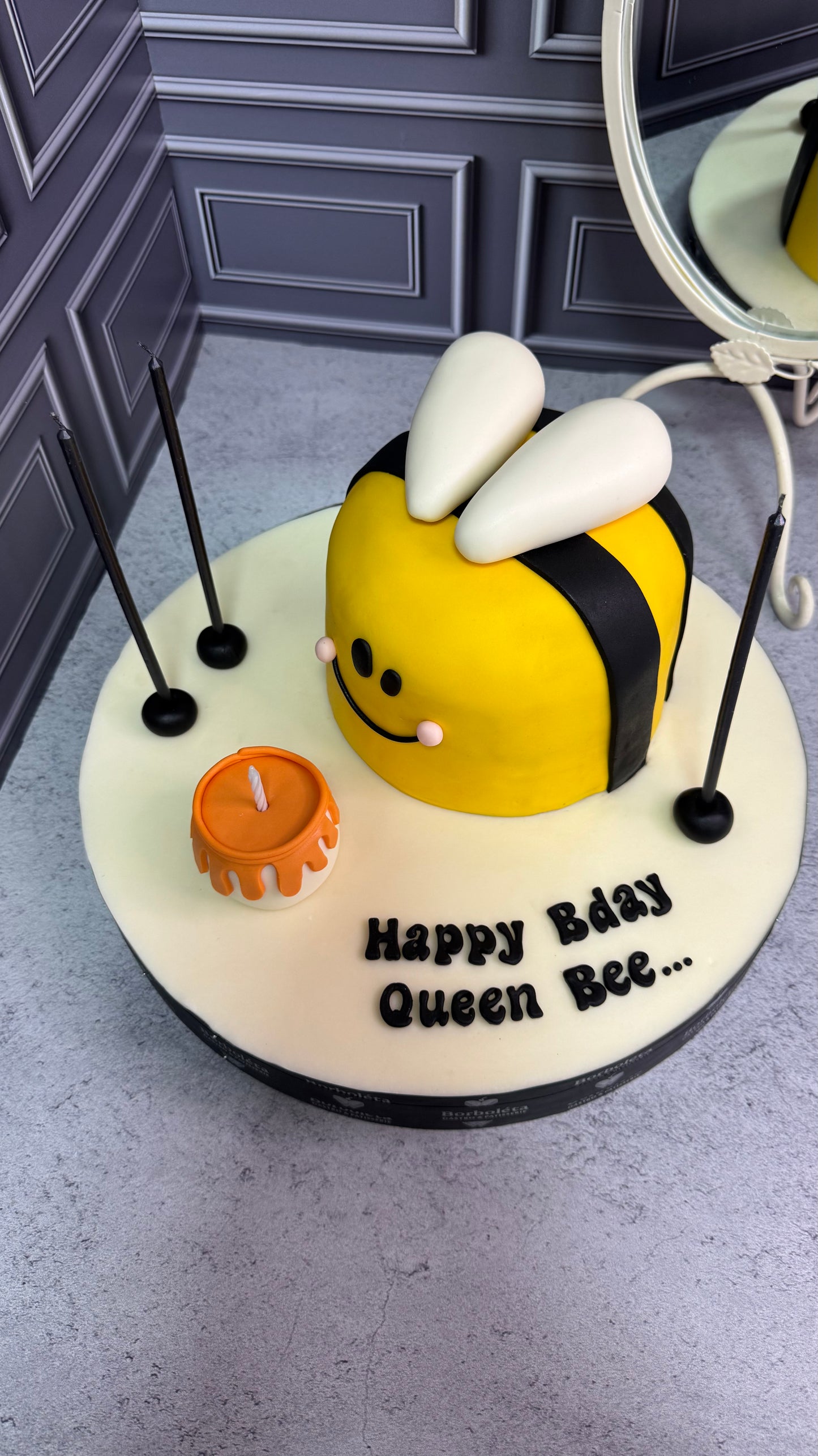 Arı Şeklinde Doğum Günü Pastası