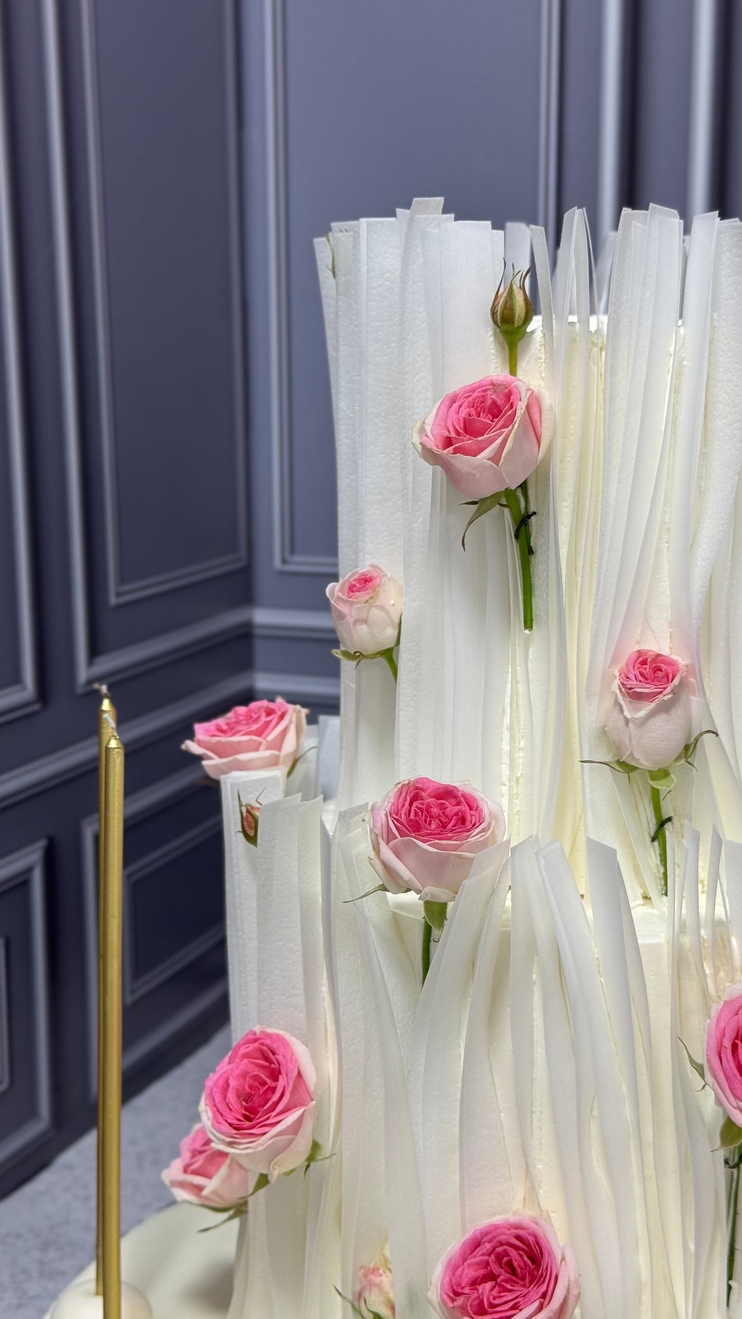 Yenilebilir Kağıtlı Çiçekli Tasarım Pasta