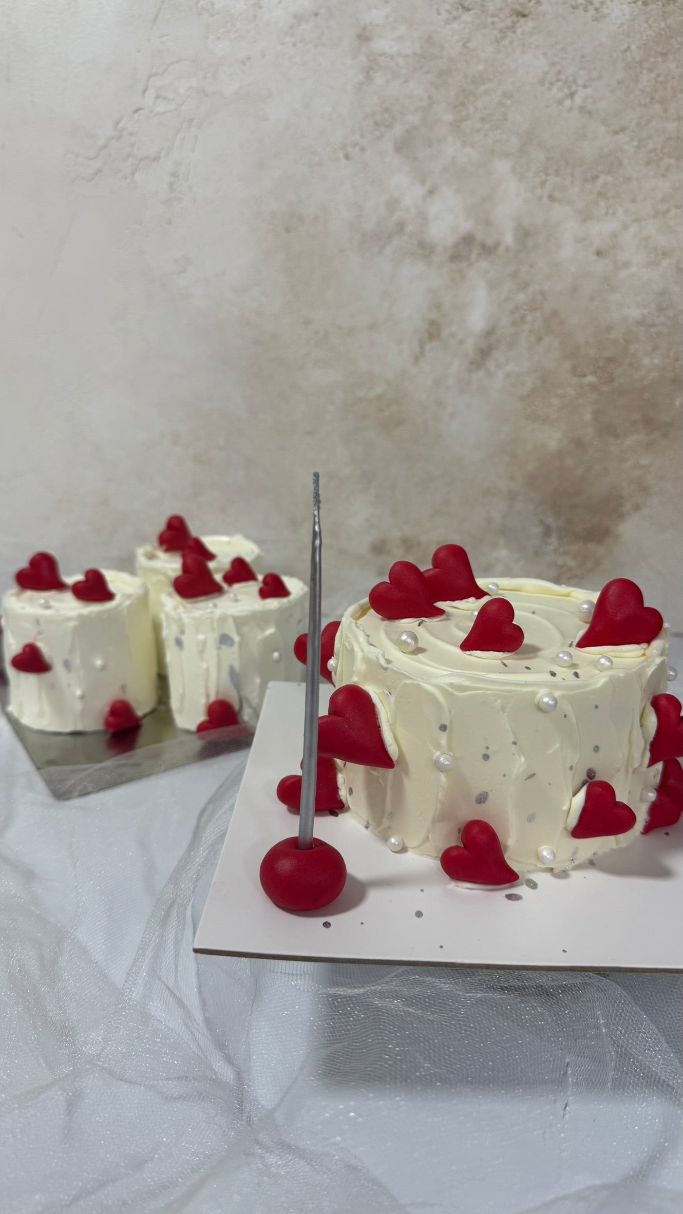 Kırmızı Kalpli Pasta