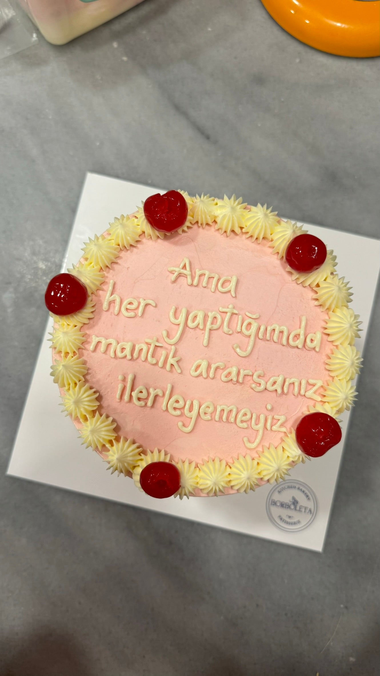 Kiraz Şekerli Yazılı Pasta