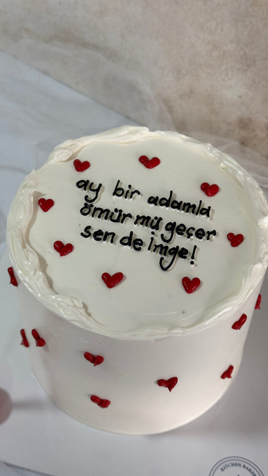 Minik Kalpli Yazılı Pasta