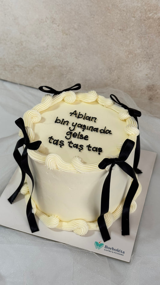 Yazılı Retro Kurdeleli Pasta