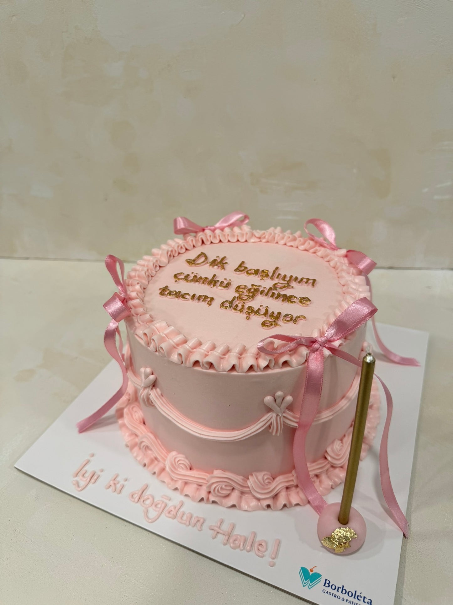 Pembe Retro Yazılı Pasta