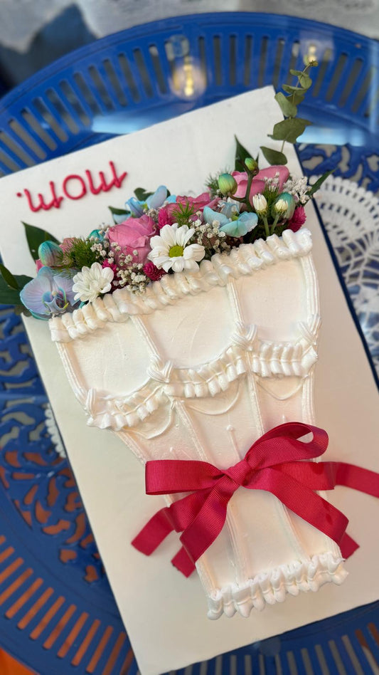 Anneler Günü Çiçek Buketi Pasta