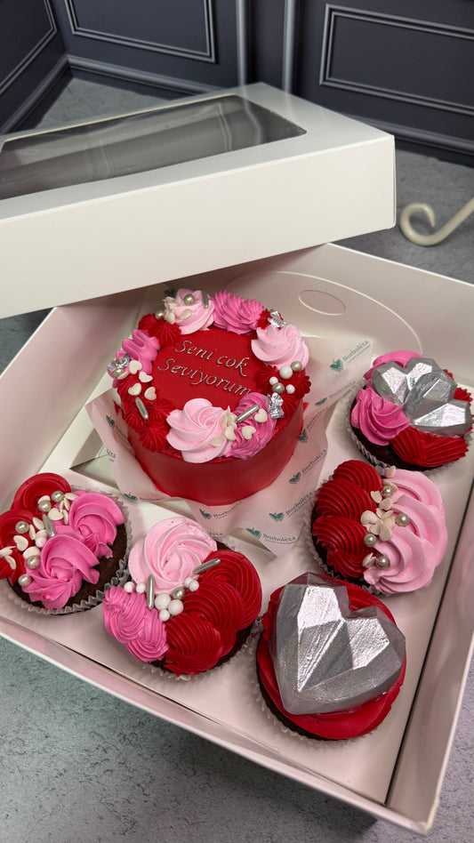 Pembe-Kırmızı Konseptli Sevgiler Günü Lezzet Kutusu