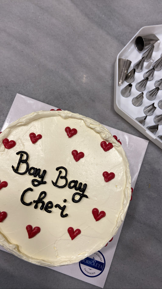 Kalp süslemeli ve Yazılı Pasta