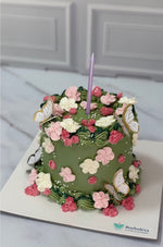 Çiçekli Ve Kelebekli Pasta