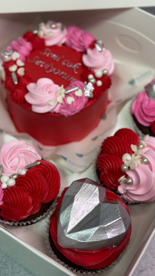 Pembe-Kırmızı Konseptli Sevgiler Günü Lezzet Kutusu