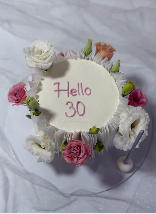 Yenilebilir Kağıtlı Çiçekli Pasta