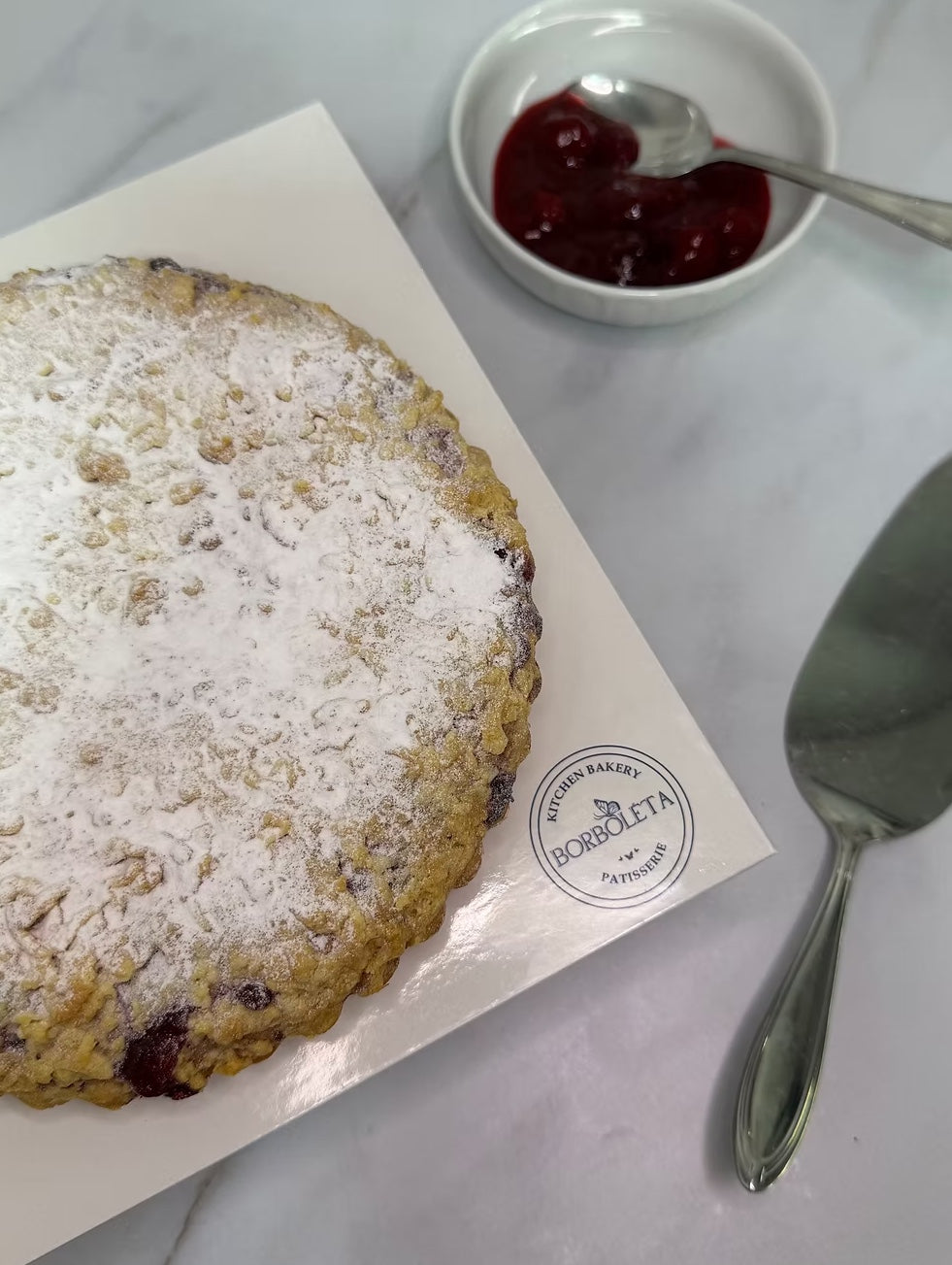 Tereyağlı Vişneli Turta