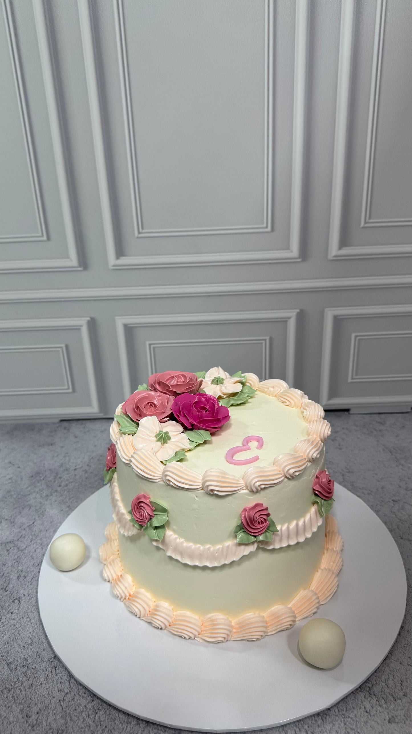 Çiçek Detaylı Vintage Pasta