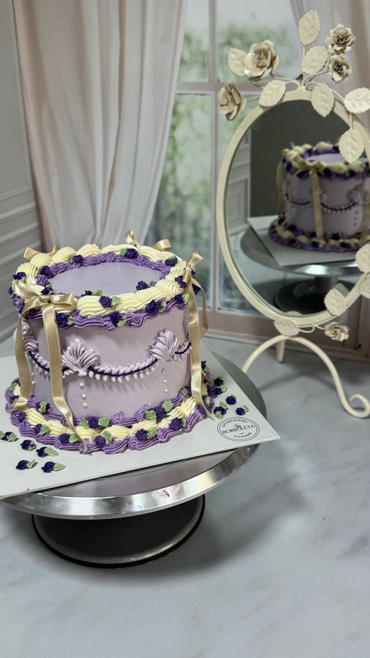 Kurdeleli Retro Süslemeli Pasta