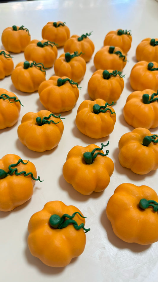 Balkabağı Şeklinde Çikolatalı Cakepops