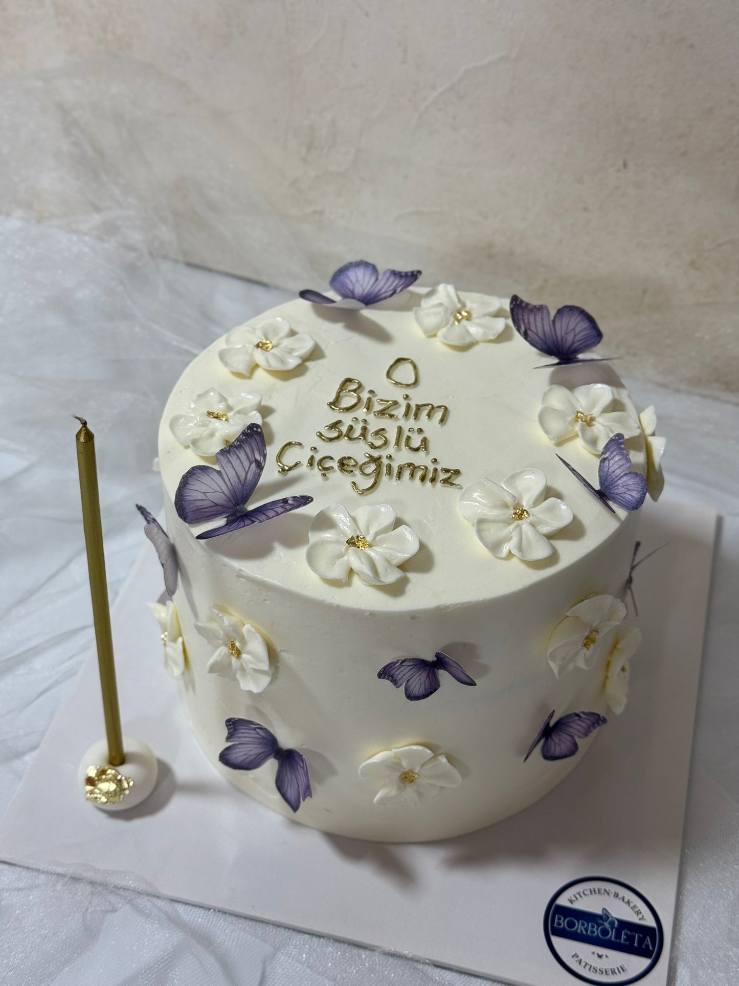 O Bizim Süslü Çiçeğimiz Pasta