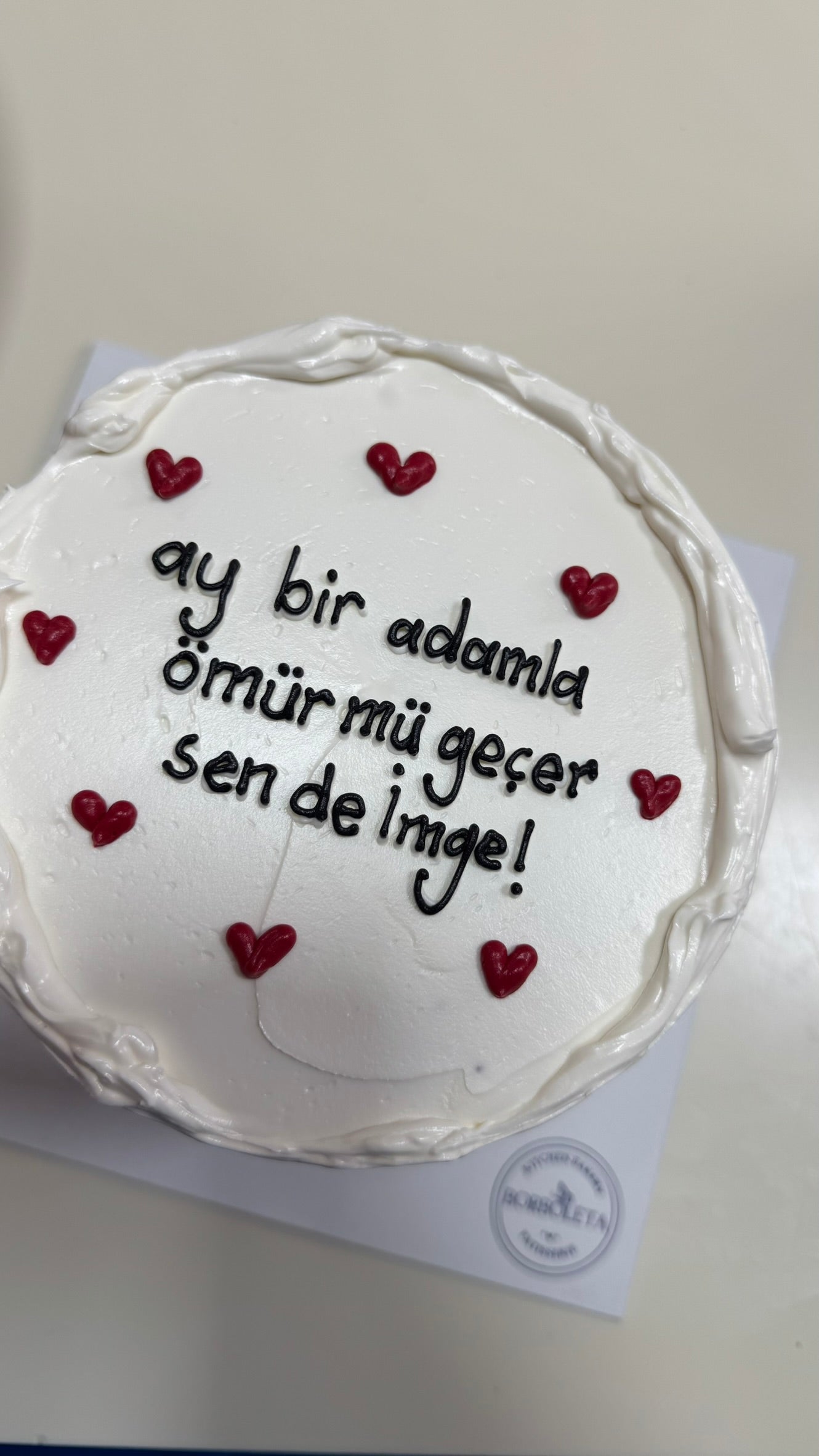 Minik Kalpli Yazılı Pasta