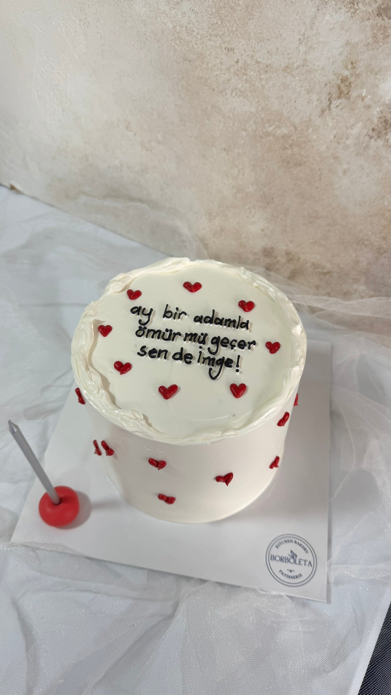 Minik Kalpli Yazılı Pasta