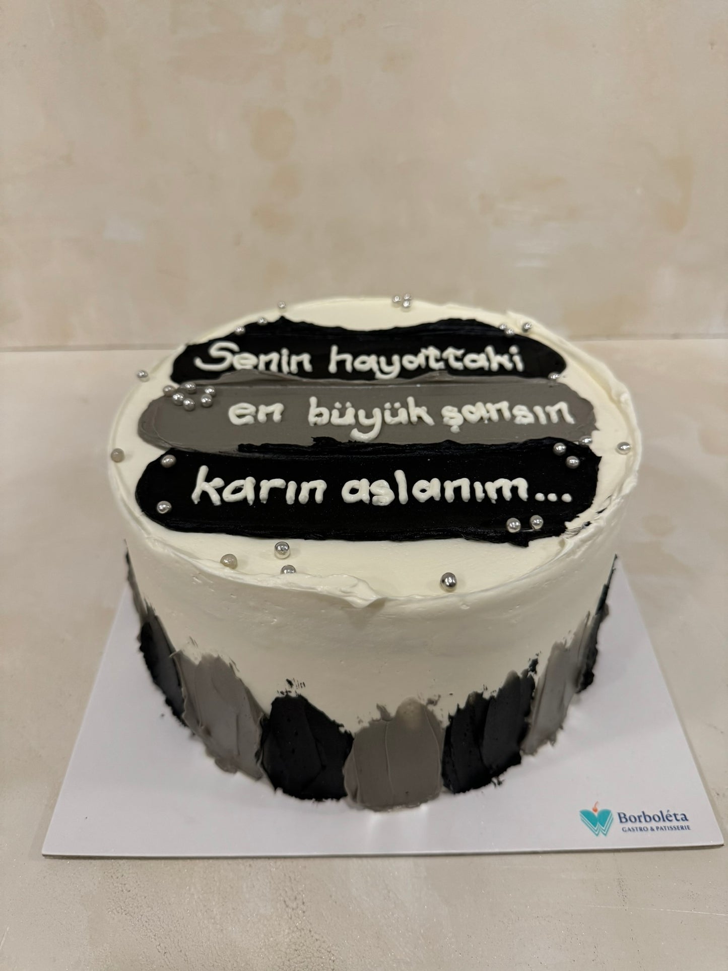 Senin Hayattaki En Büyük Şansın Karın Aslanım Pasta