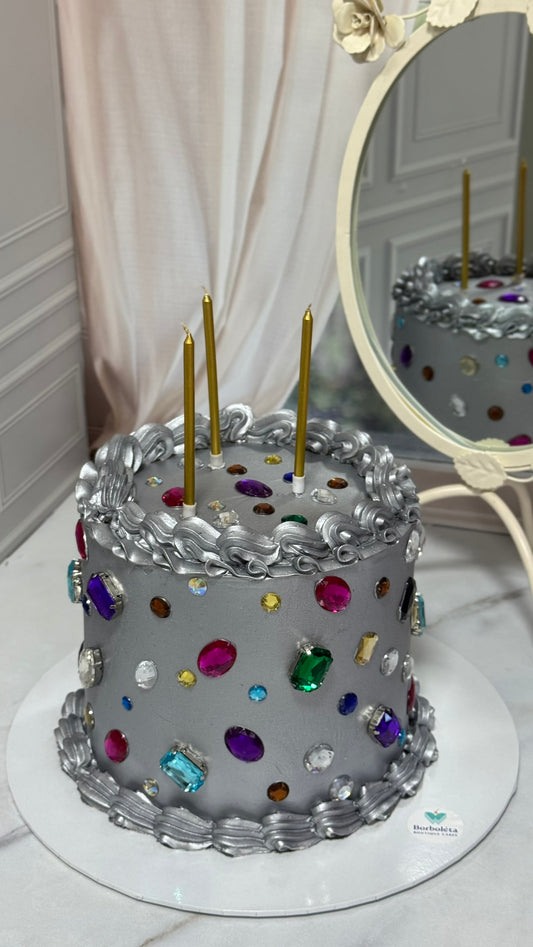 Mücevher görünümlü pasta