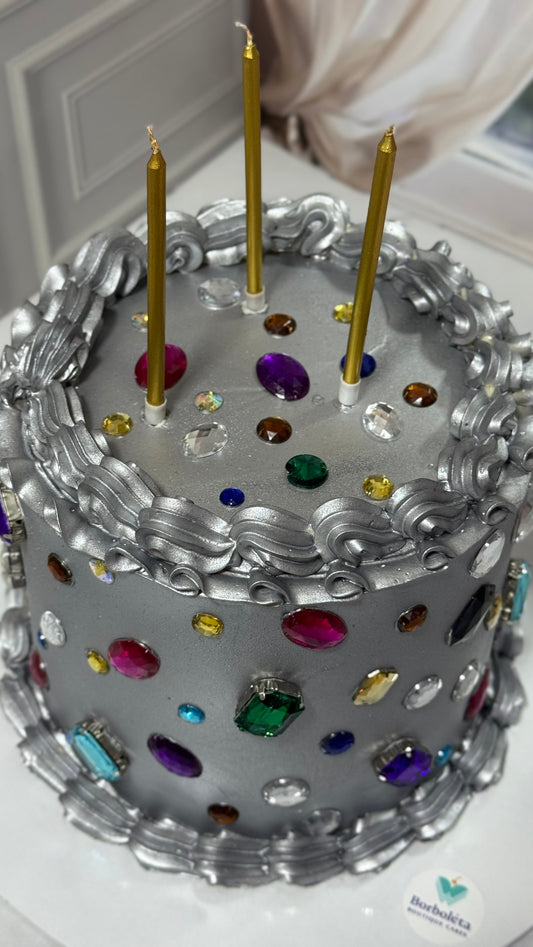 Mücevher görünümlü pasta